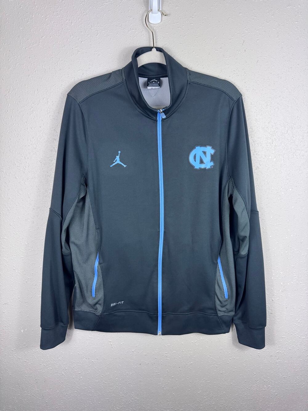 Jordan Brand North Carolina Tar Heels Dri-FIT Full-Zip Track Jacket Size Large